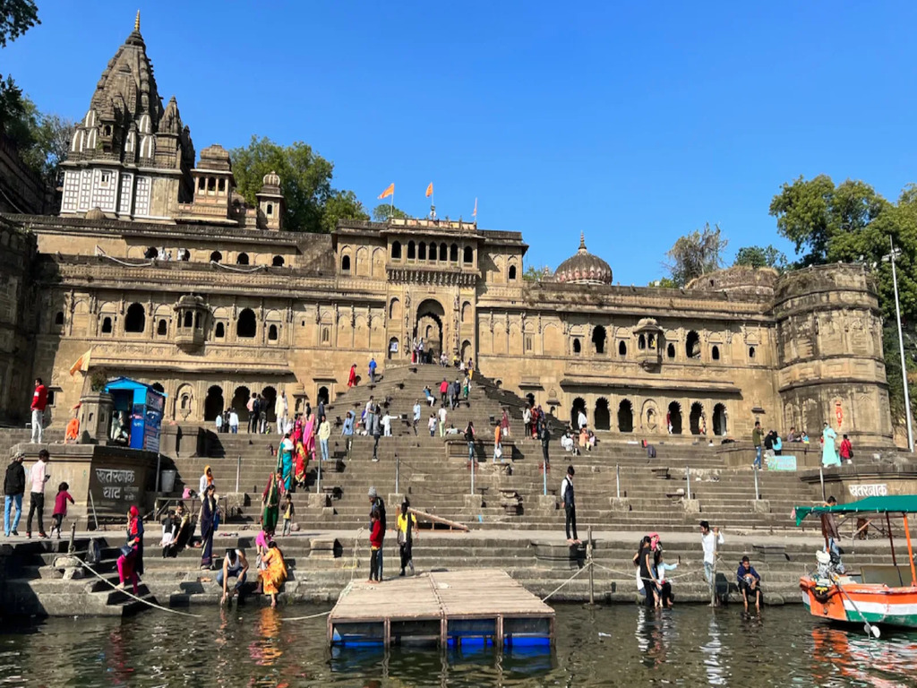 Maheshwar_Fort
